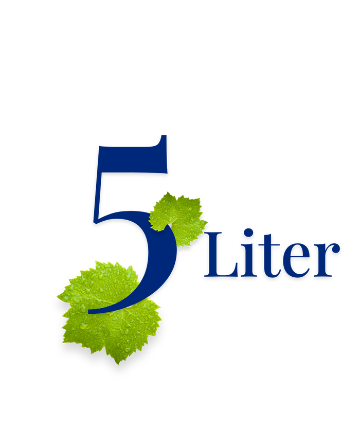 Frisches, stilles Mineralwasser in einem 5-Liter-Behälter, ideal für Familien | © Etnomark.
